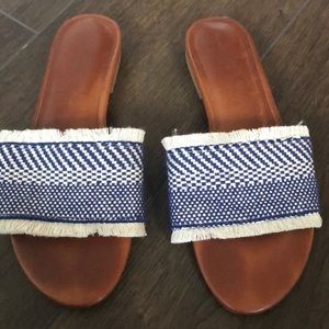 Blue and white sandals. Universal thread size 7.5